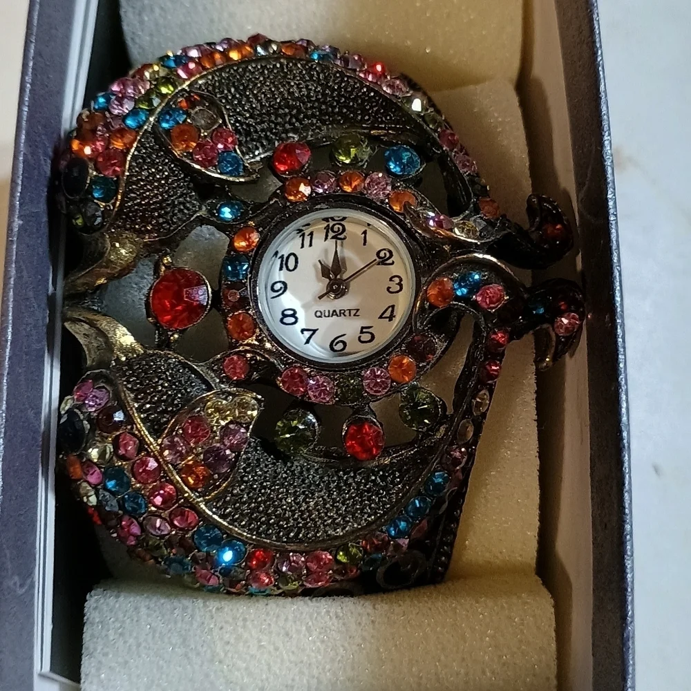 2 Dolphins Multicolor Crystal Quartz Women's Bracelet Watch